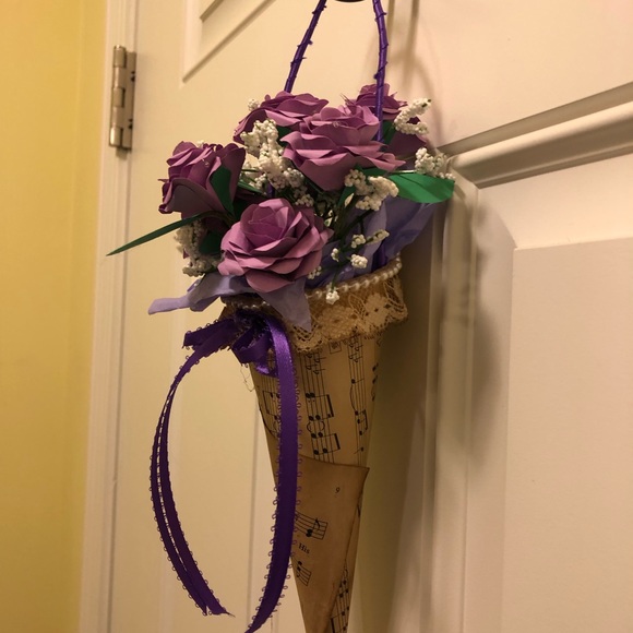 Victorian Cornucopia - Picture 2 of 3